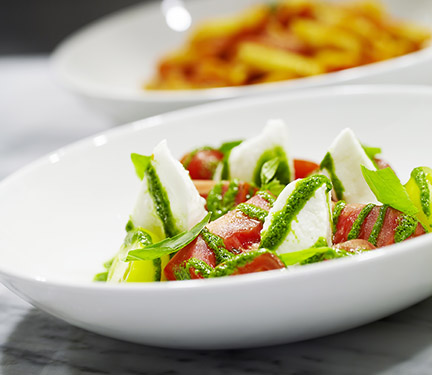 Fresh salad from a food service company